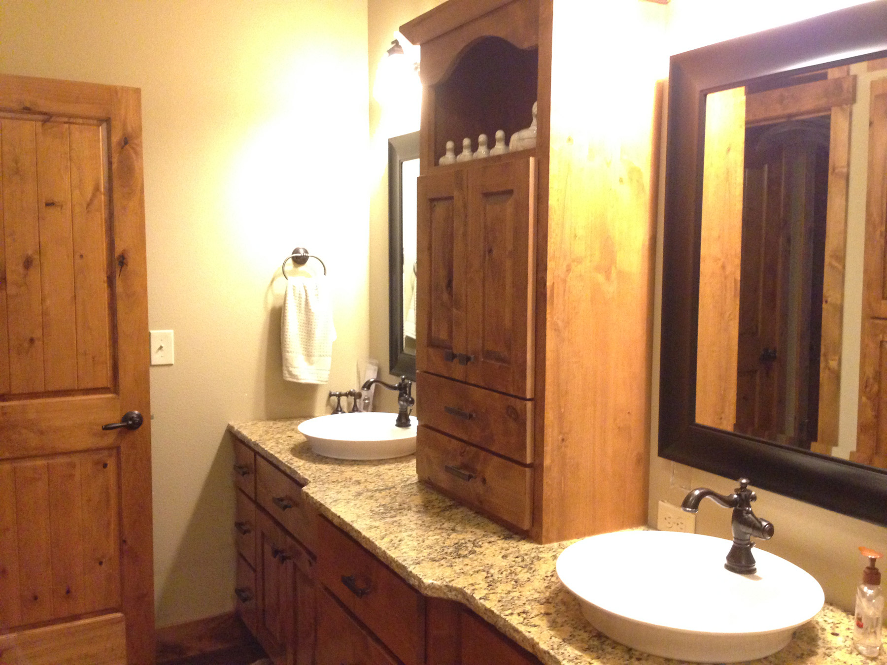 Bathroom vanity with double sinks